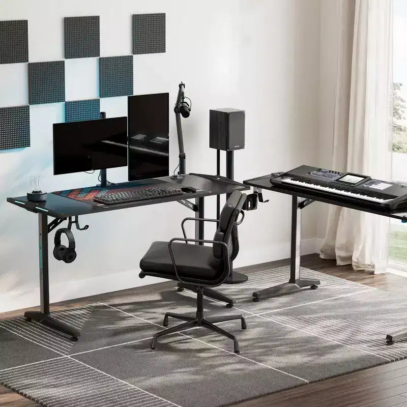 Bureau de jeu 58" avec éclairage RVB et accessoires intégrés - Noir