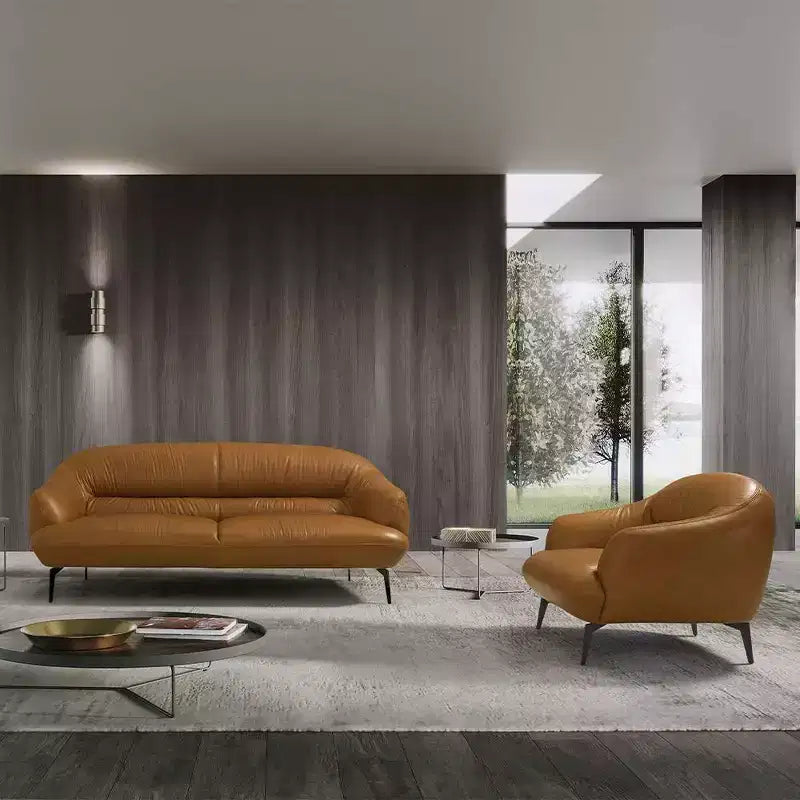 Canapé de 168 cm en cuir cognac - Piètement métallique contemporain, Rembourrage moelleux, Quatre places
