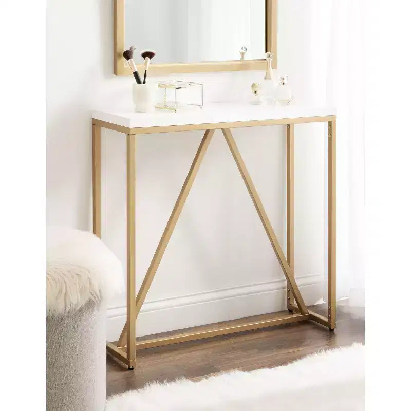 Console rectangulaire 30x10x30 – Blanc et or, piètement en métal géométrique, plateau en MDF