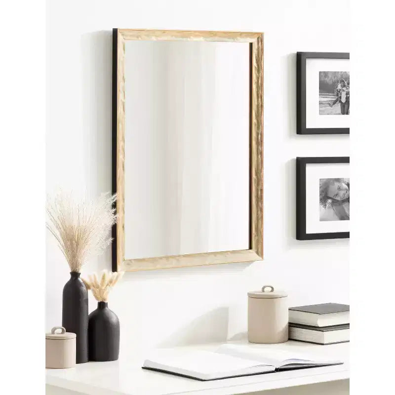 Miroir mural rectangulaire 18x24 - Cadre en plastique, fixation murale